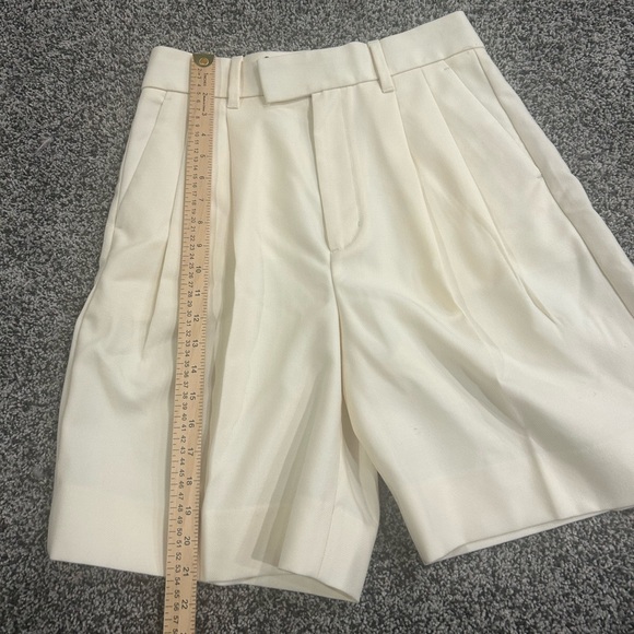 Banana Republic Women’s Pleated Dress Shorts Cream Size 4 NWT - Picture 8 of 8